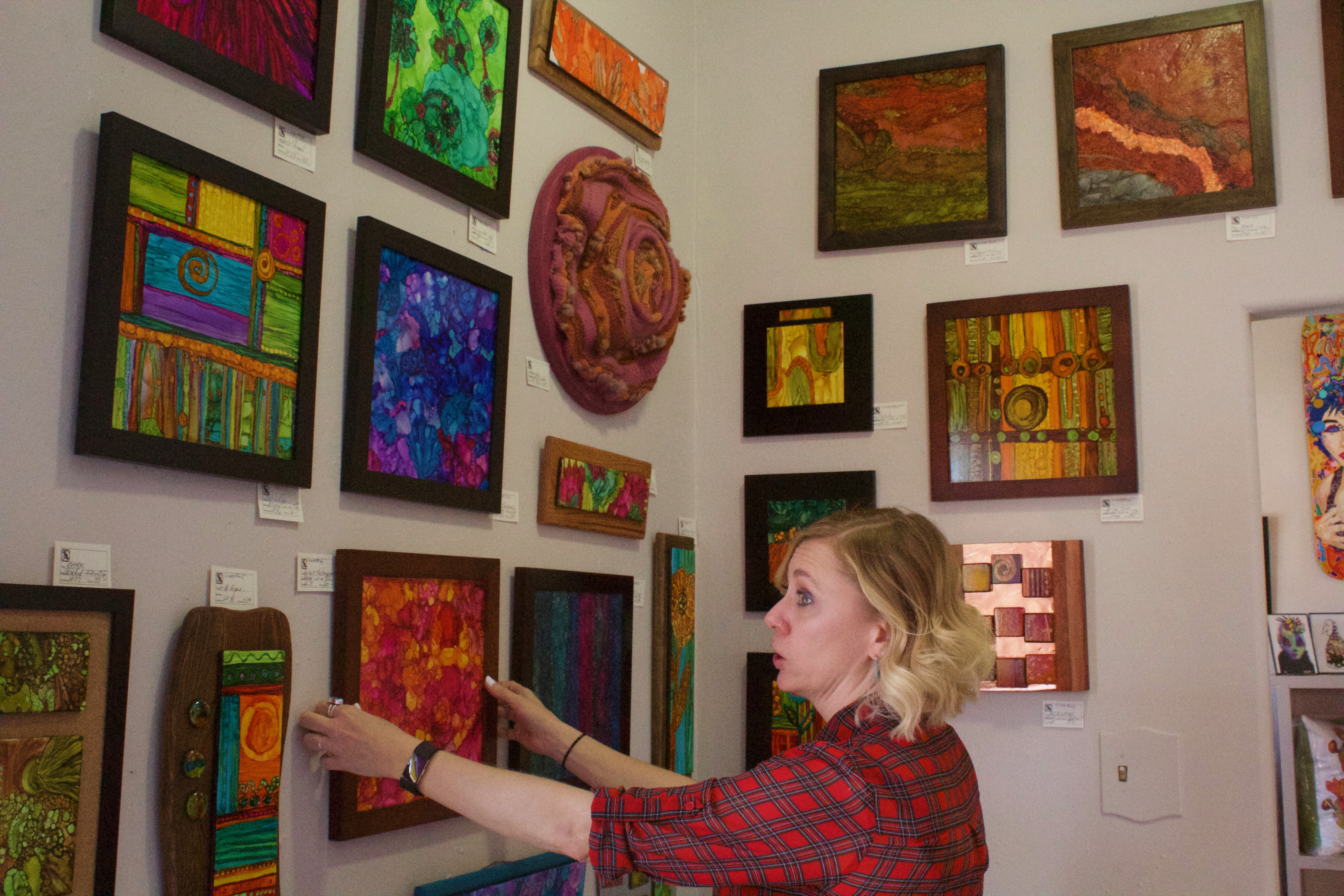 Local shopping emphasis of Luminaria Gallery Walk